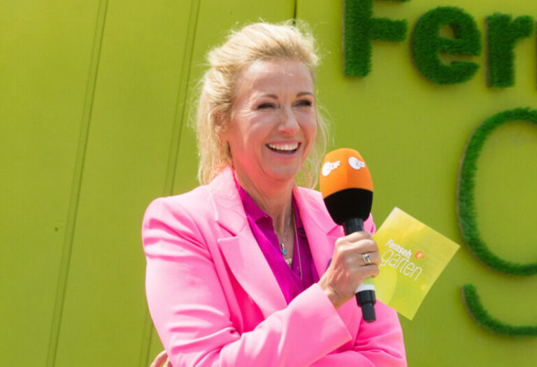 ZDF-Fernsehgarten mit Andrea Kiewel: Po-Blitzer bei Stargast
