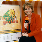  Ramona Leiß als "ZDF-Fernsehgarten"-Moderatorin © ZDF/Rico Rossival