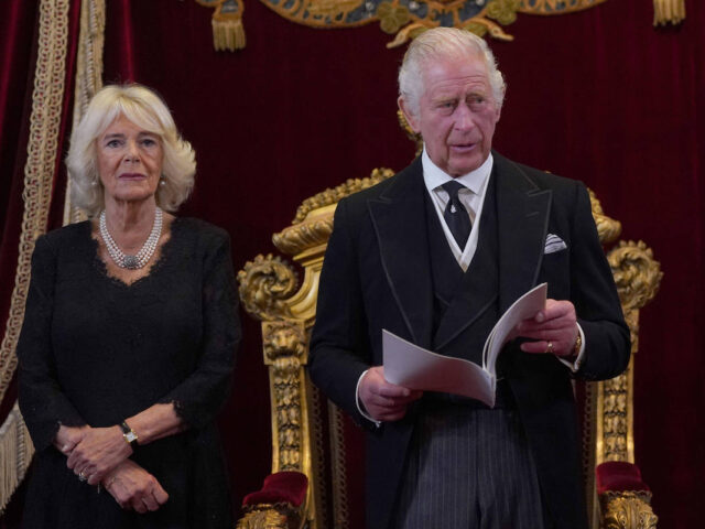 King Charles III.: Seine Camilla hat das Herz und einen Zeh gebrochen